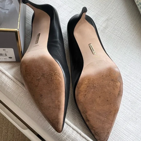 Louise et Cie Lo-Jordyna Pointed Toe Pump - size 9.5 - EUC - 2.5” heel Black - Picture 4 of 6